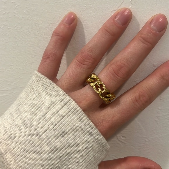 GUCCI chain ring EUC size 8 includes box - Picture 2 of 6